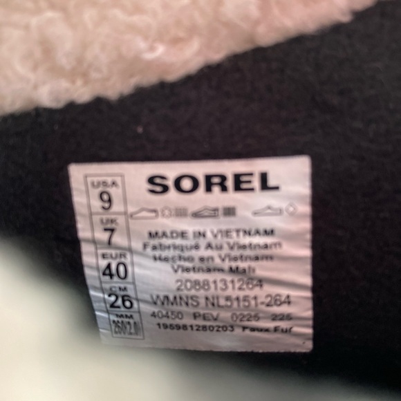 SOREL Out N About™ IV Chillz Waterproof Boots | Taupe/Black | 9 - Picture 12 of 12